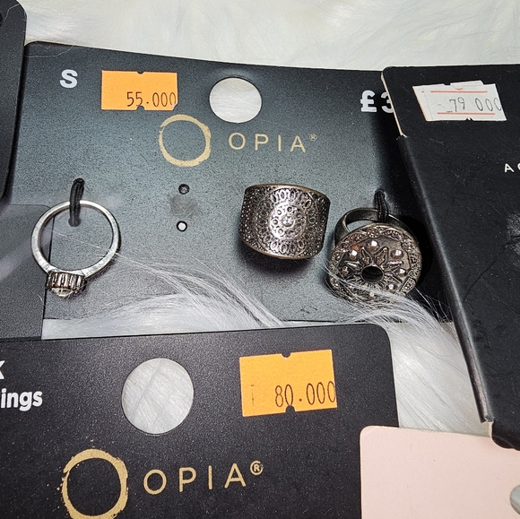 Multiple New‎ Rings - Picture 6 of 7